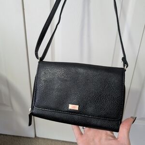 Elegant Black Leather Shoulder Bag